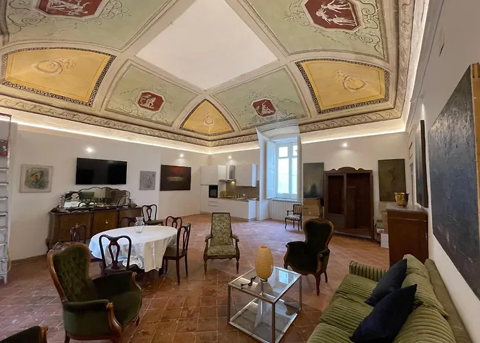 The Royal Gallery Loft In XVI Century Palace - City Historical Center - Downtown