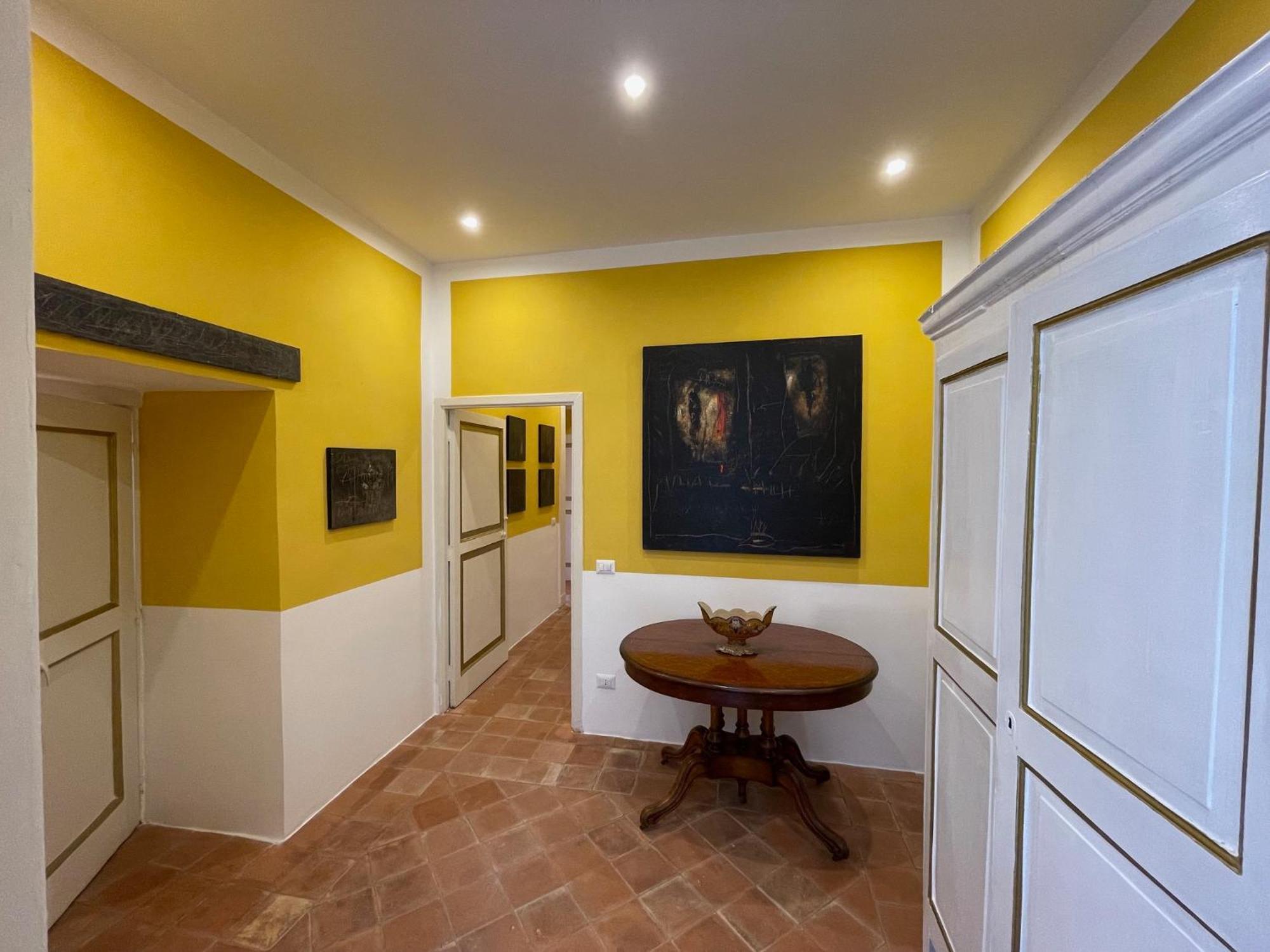 The Royal Gallery Loft In Xvi Century Palace - City Historical Center - Downtown * Napoli