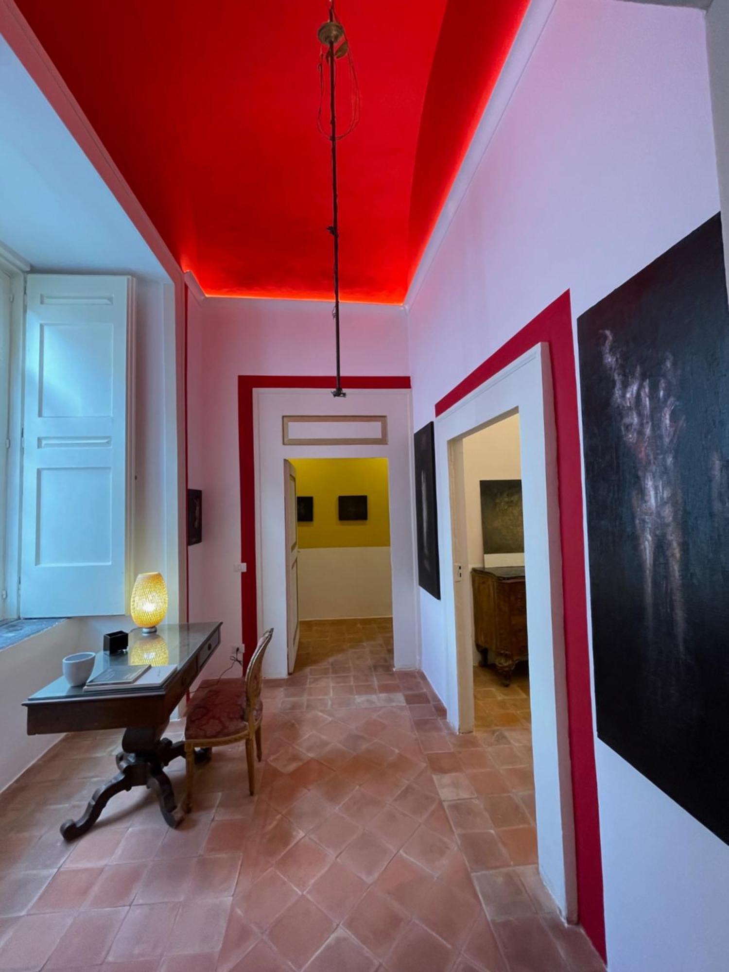 The Royal Gallery Loft In Xvi Century Palace - City Historical Center - Downtown Naples