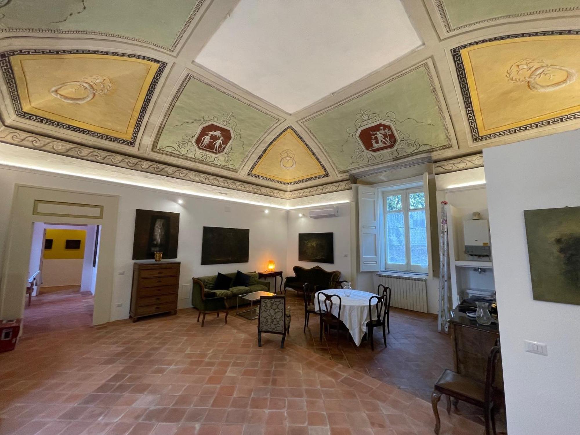 The Royal Gallery Loft In Xvi Century Palace - City Historical Center - Downtown *