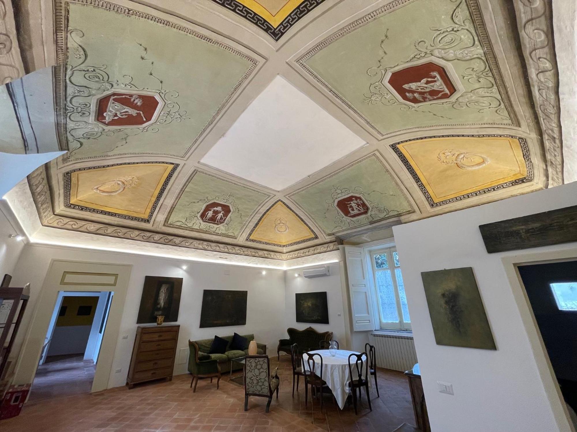 The Royal Gallery Loft In Xvi Century Palace - City Historical Center - Downtown