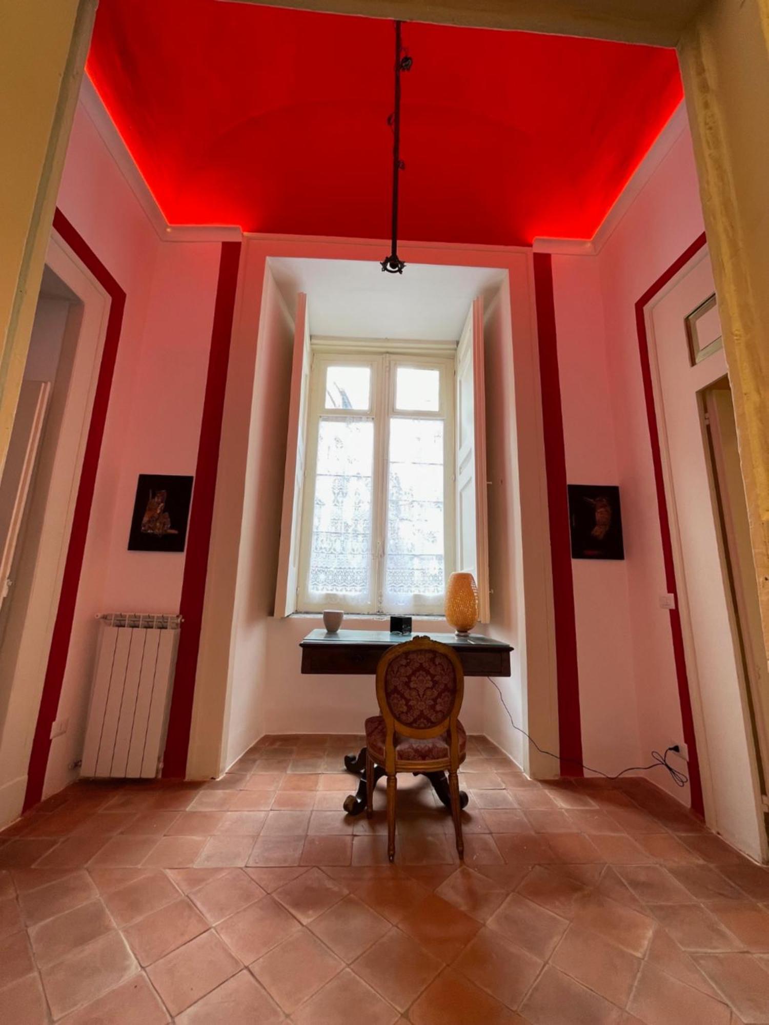 The Royal Gallery Loft In Xvi Century Palace - City Historical Center - Downtown
