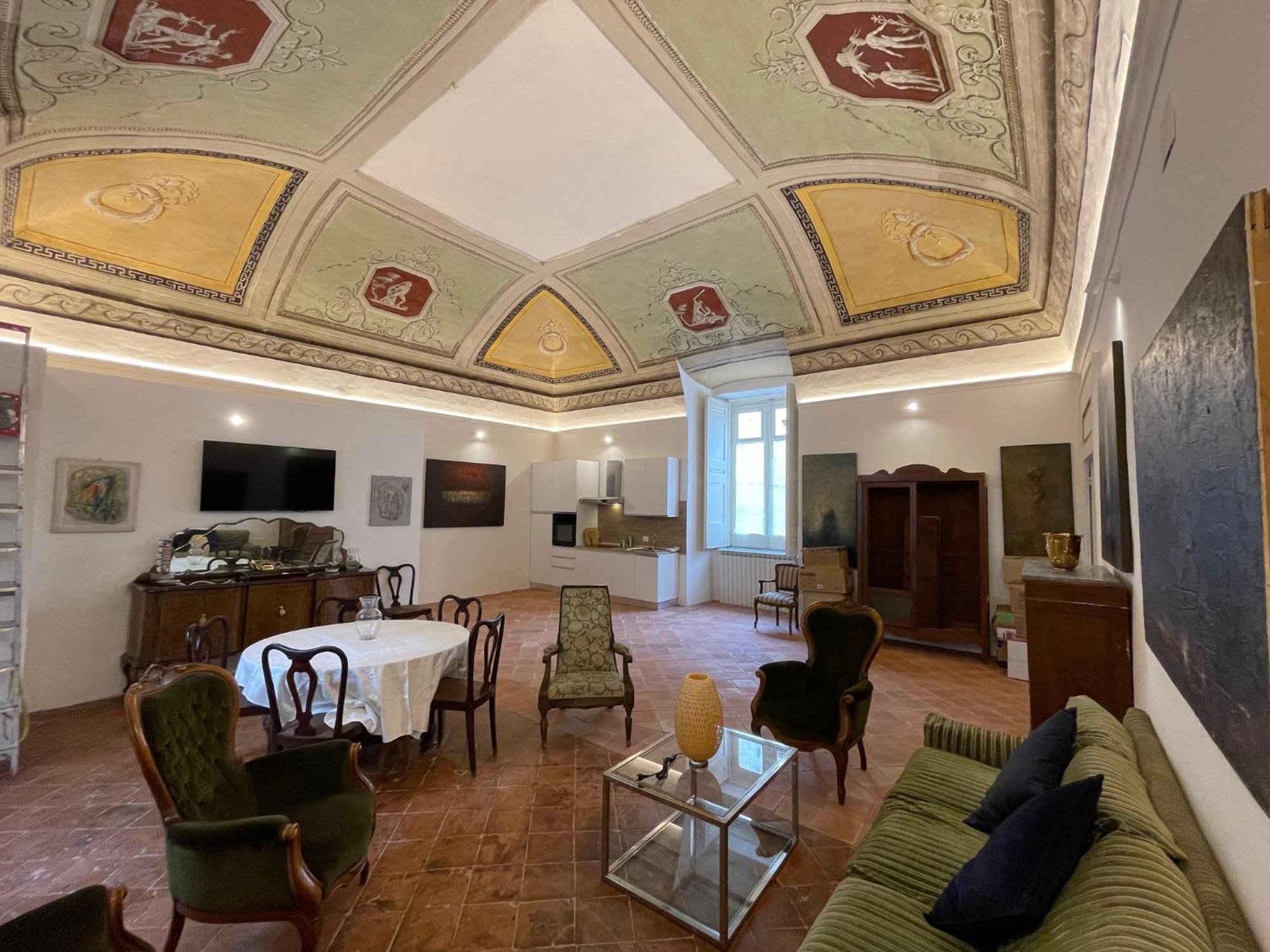 The Royal Gallery Loft In Xvi Century Palace - City Historical Center - Downtown Napoli